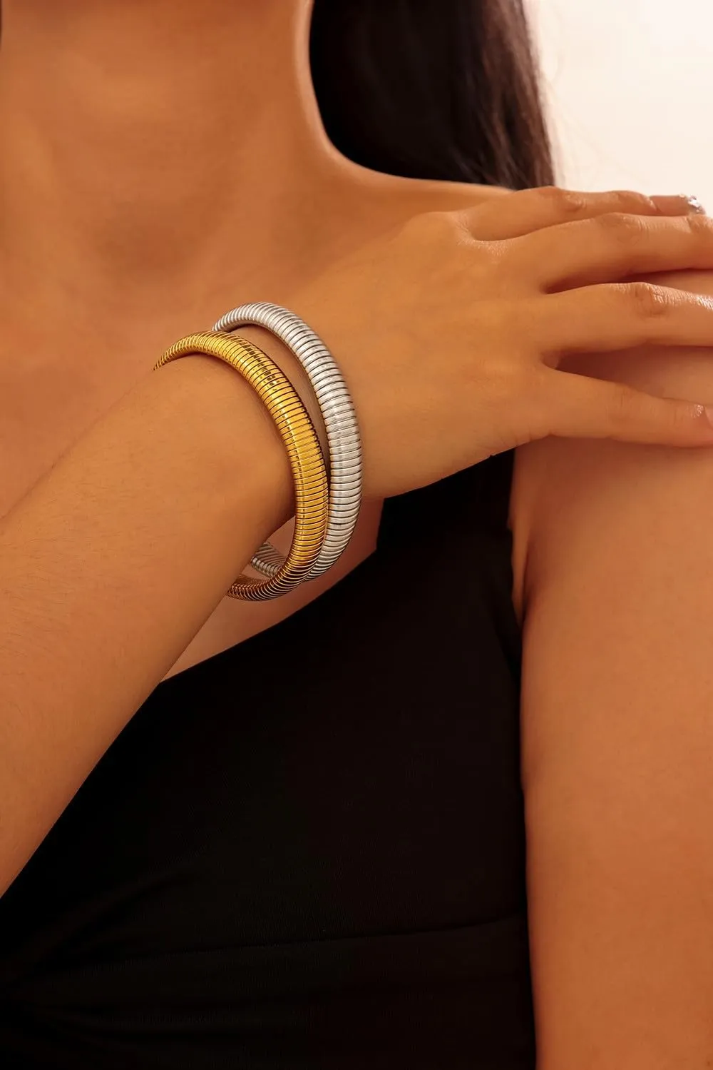 BUYITO Chunky Gold Bangles Bracelets for Women 18K Gold Plated Stainless Steels Stretch Bangles Flexible Wide Wristband Link Chain Cuff Bracelets Trendy Jewelry Gift