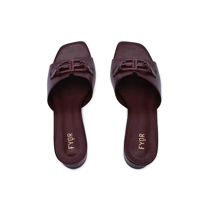 Elegant Brooch Mule HL 230