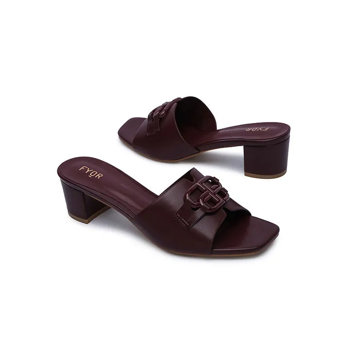 Elegant Brooch Mule HL 230