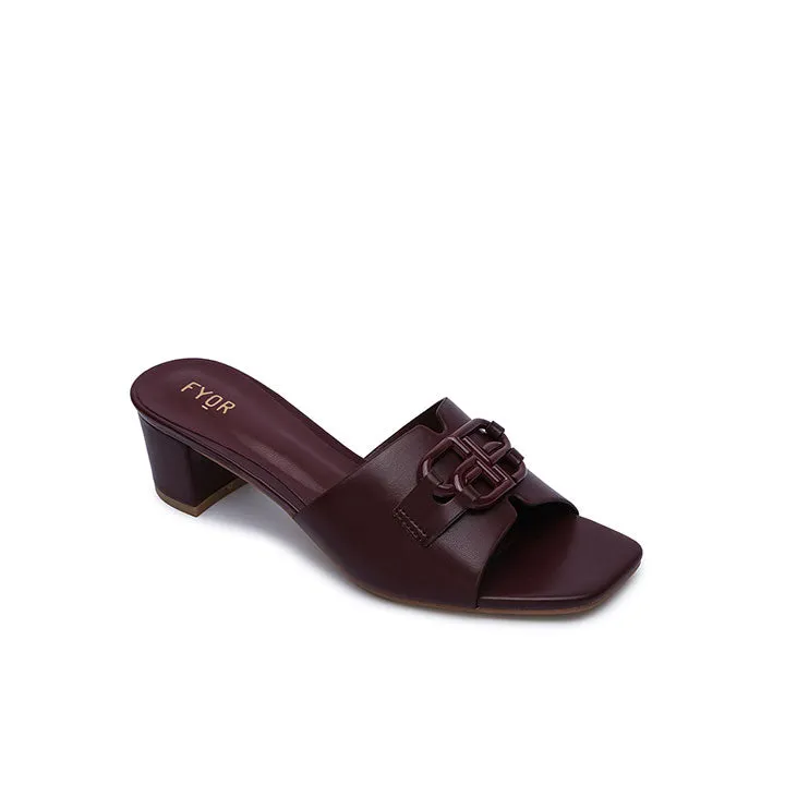 Elegant Brooch Mule HL 230