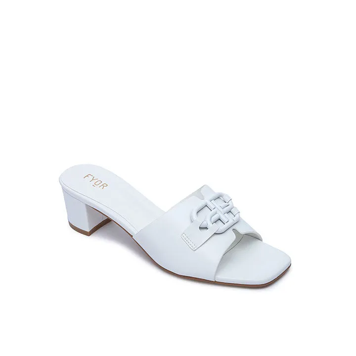 Elegant Brooch Mule HL 230