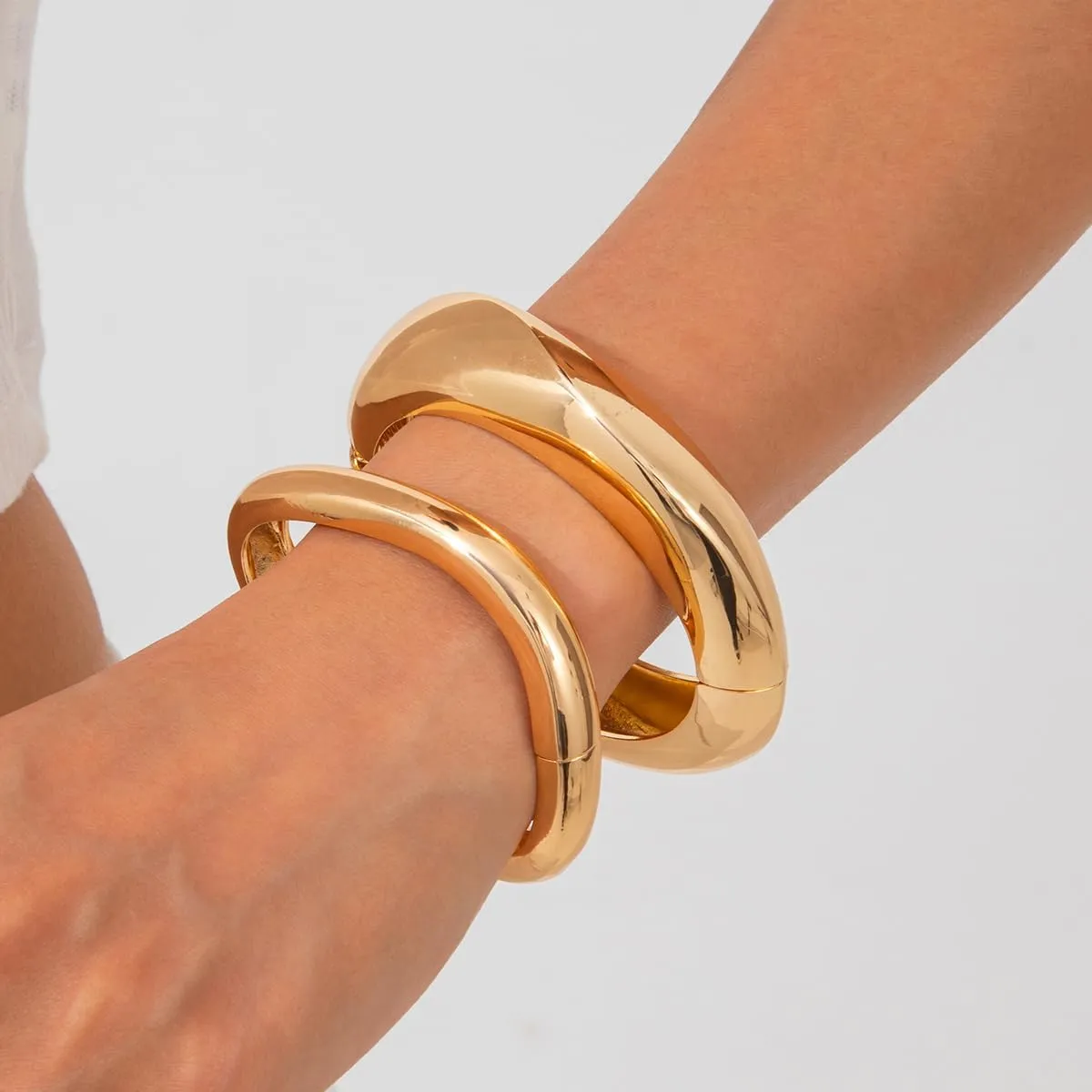 Gold Bangle Bracelets for Women Wide Chunky Cuff Bracelet Stack Trendy Open Adjustable Twist Cuff Bangle Jewelry ?