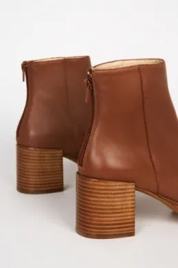 Intentionally Blank Speed Boot - Tan