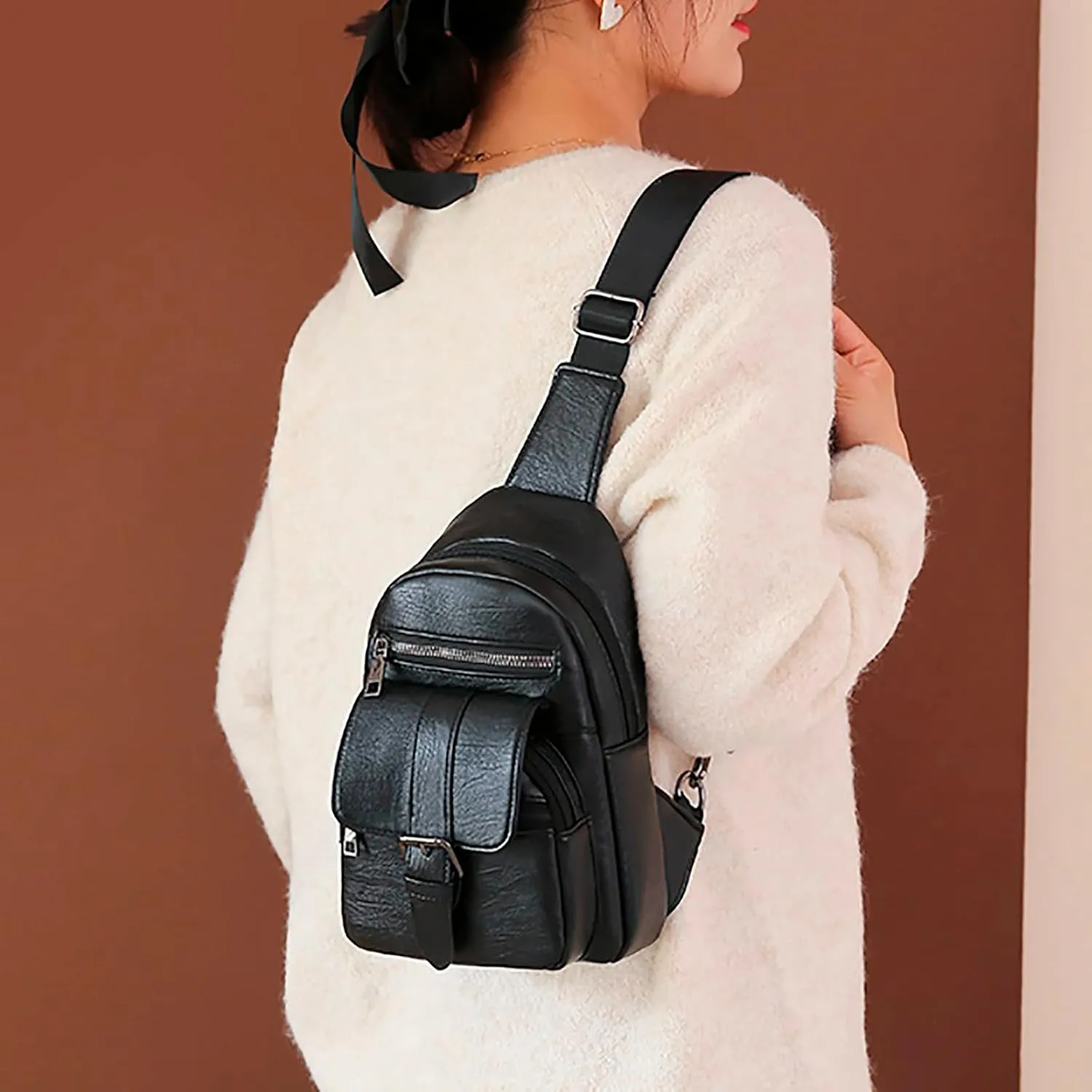 Men And Women Chest Bags Sling Bags Small Crossbody PU Leather Satchel Daypack Fashion Shoulder Strap (Black, One Size)