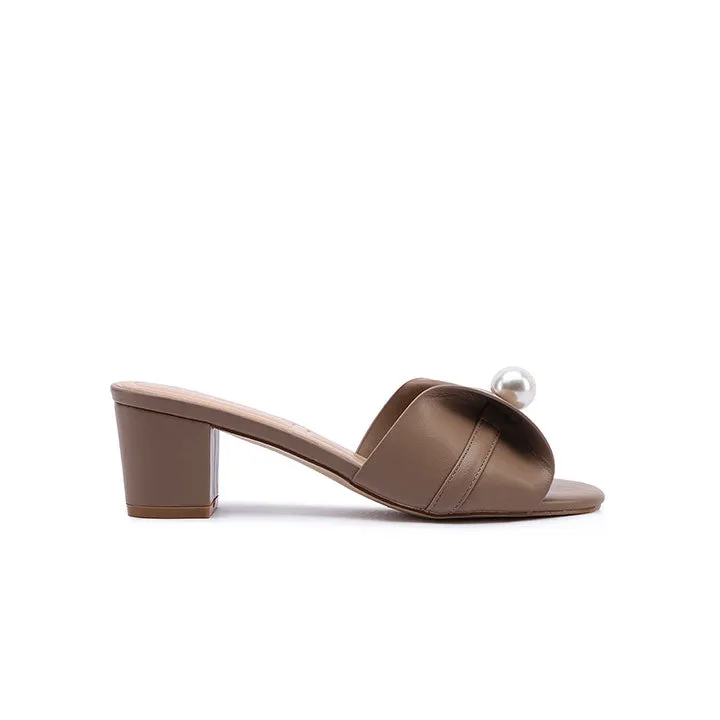 Pearl Bow Mule BB 67