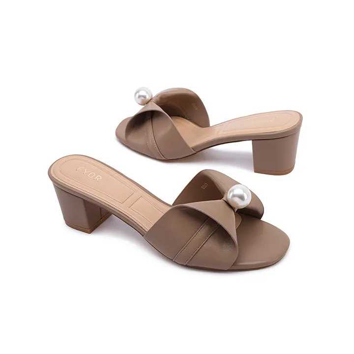 Pearl Bow Mule BB 67