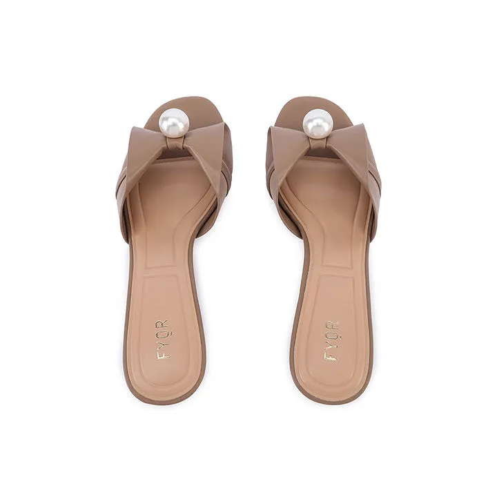 Pearl Bow Mule BB 67