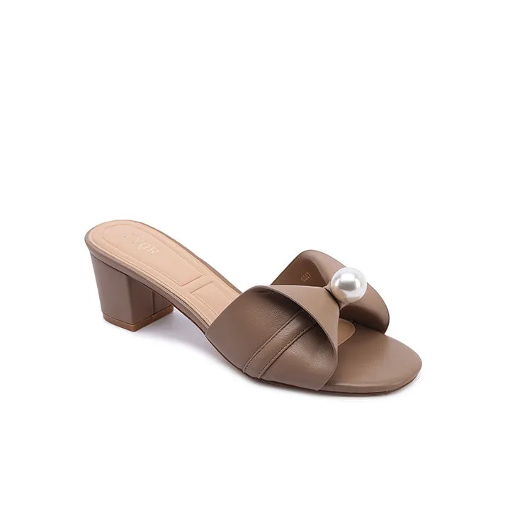 Pearl Bow Mule BB 67