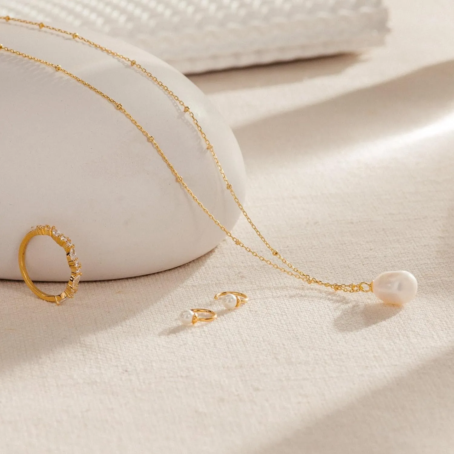 Pearl Necklaces for Women, Dainty 14K Gold/Silver Plated Pearl Necklace, Simple White Pearls Choker Y-shaped Pearl Single Pearl Cute Pearl Thin Chain Necklace, Elegant Women Wedding Jewelry