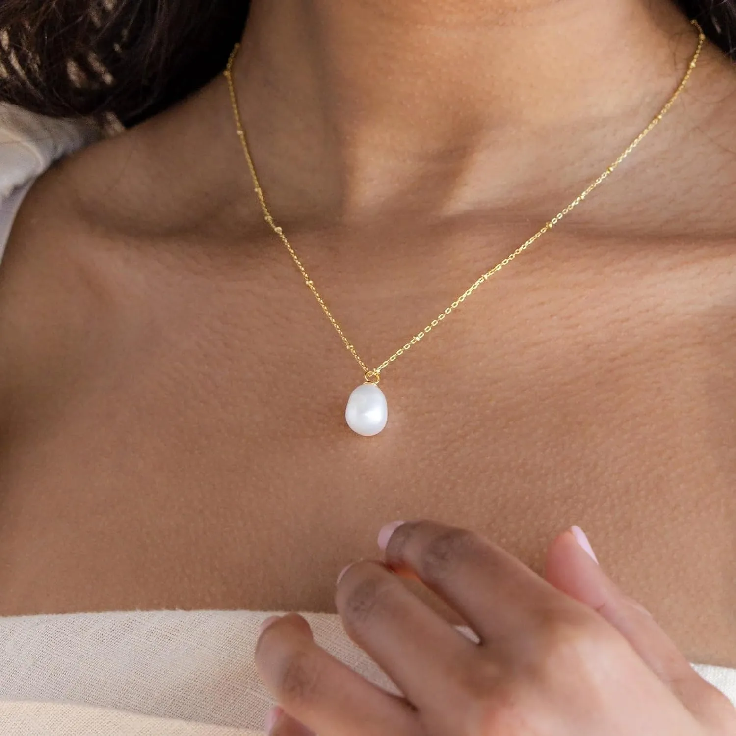 Pearl Necklaces for Women, Dainty 14K Gold/Silver Plated Pearl Necklace, Simple White Pearls Choker Y-shaped Pearl Single Pearl Cute Pearl Thin Chain Necklace, Elegant Women Wedding Jewelry