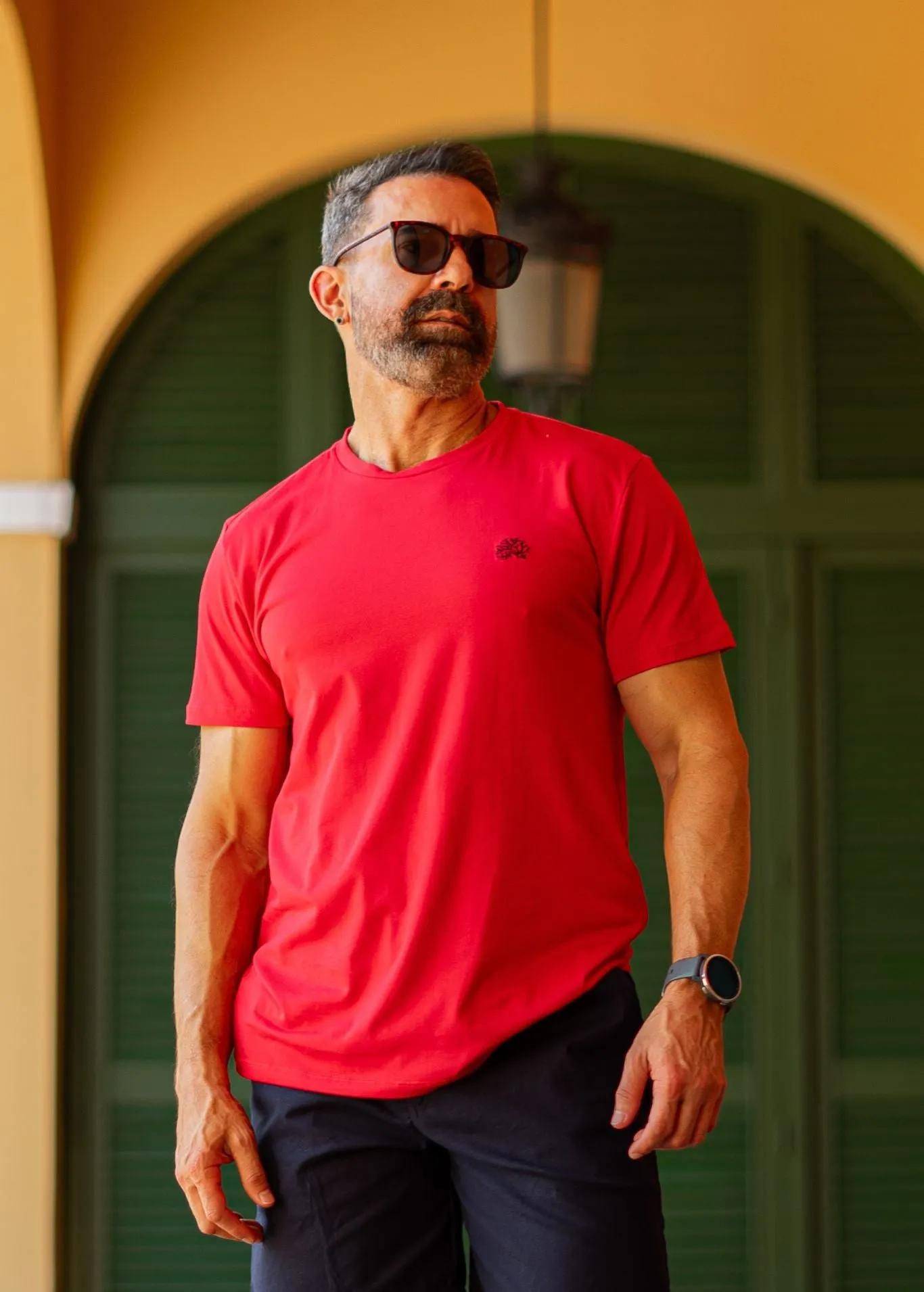 RED LOGO TEE