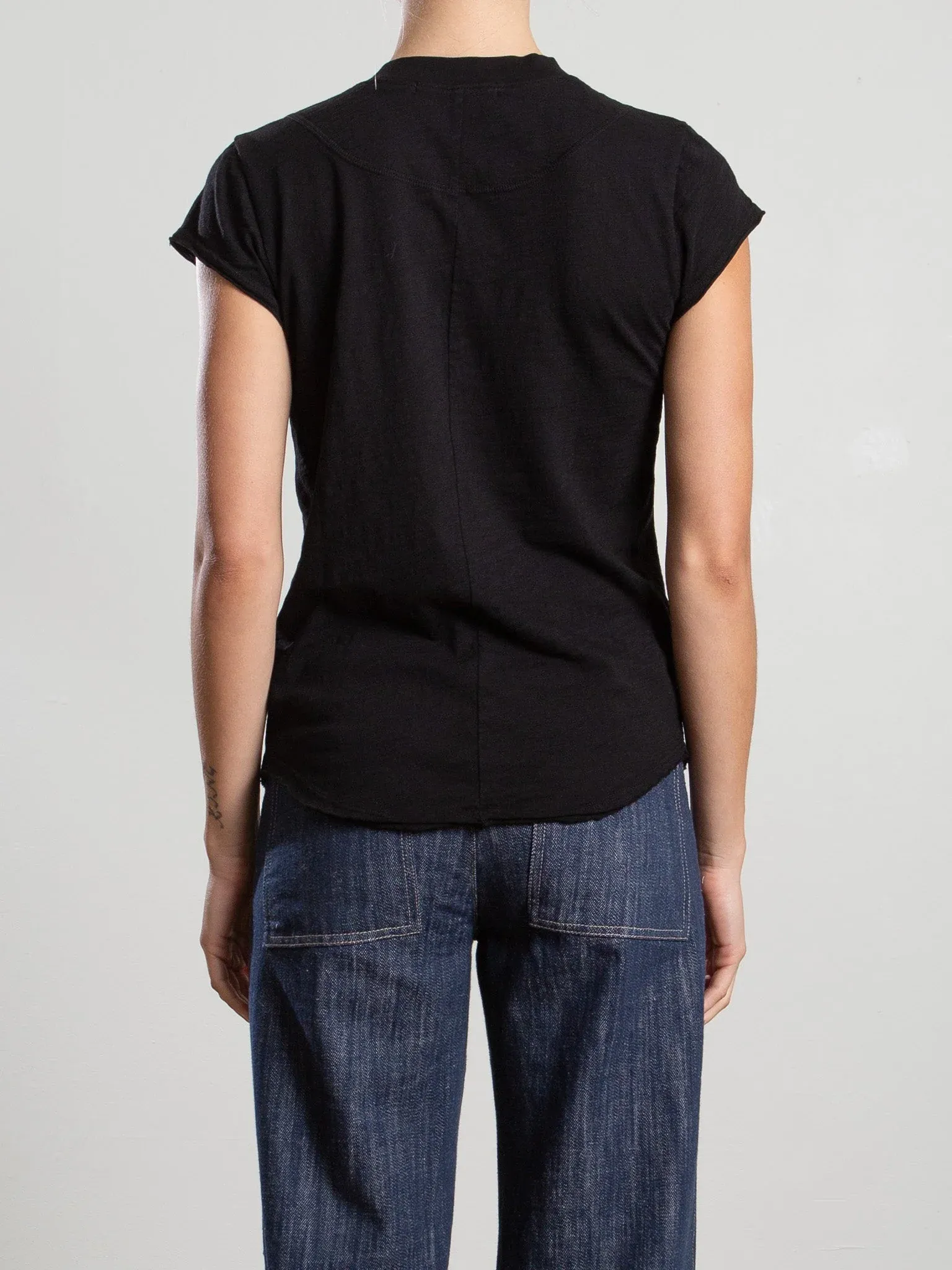 SAL HENLEY IN SUPIMA SLUB IN BLACK