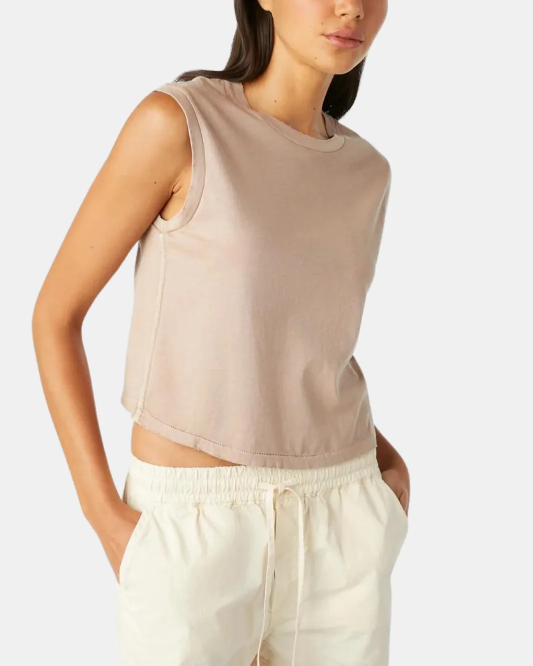 SLEEVELESS BABE TEE IN TAUPE