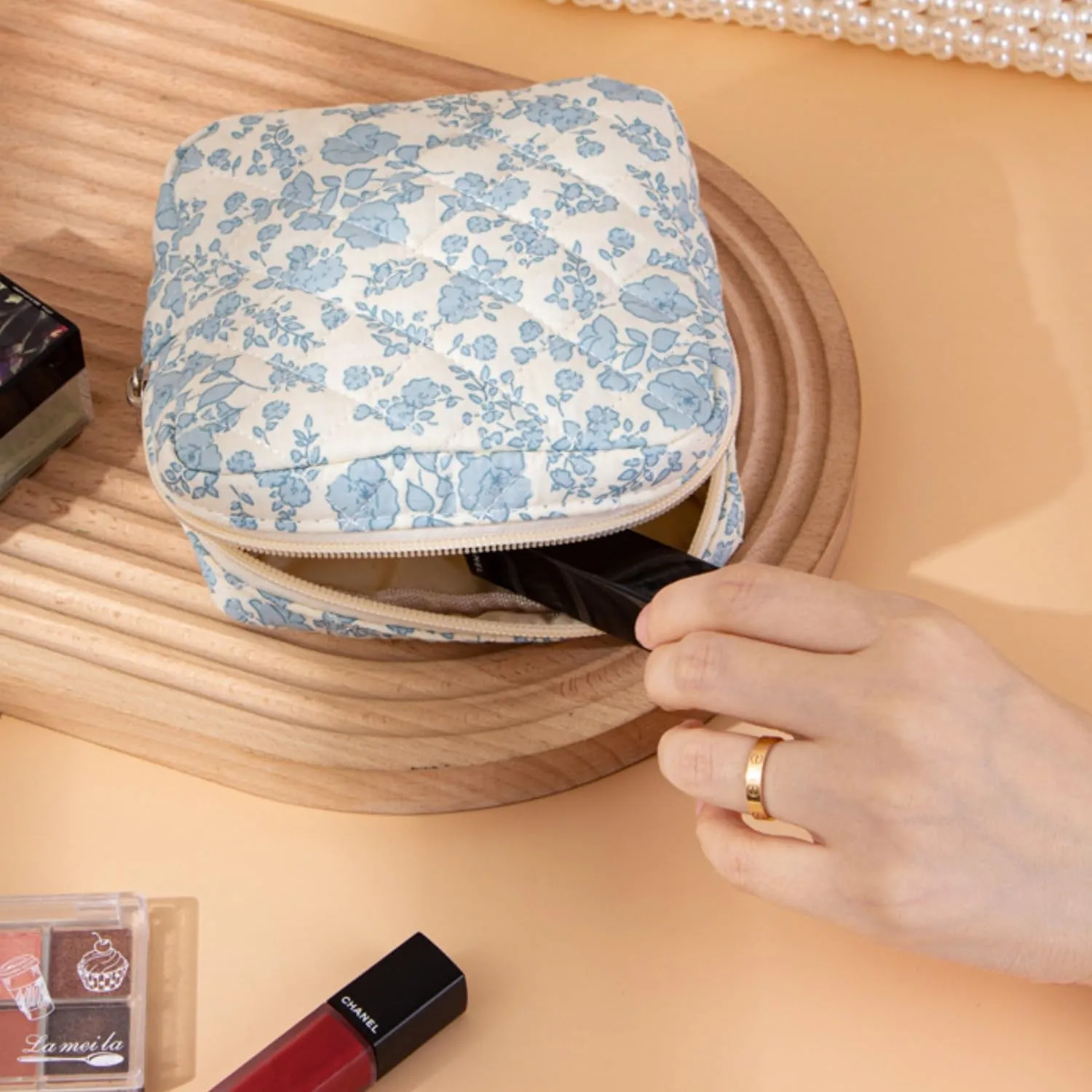 Small Quilted Makeup Bag for Purse, Mini Coquette Aesthetic Travel Bag Cute Cosmetic Pouch with Inner Pockets Bowknot Toiletry Organizer Storage Case (Y#Pink Bow)