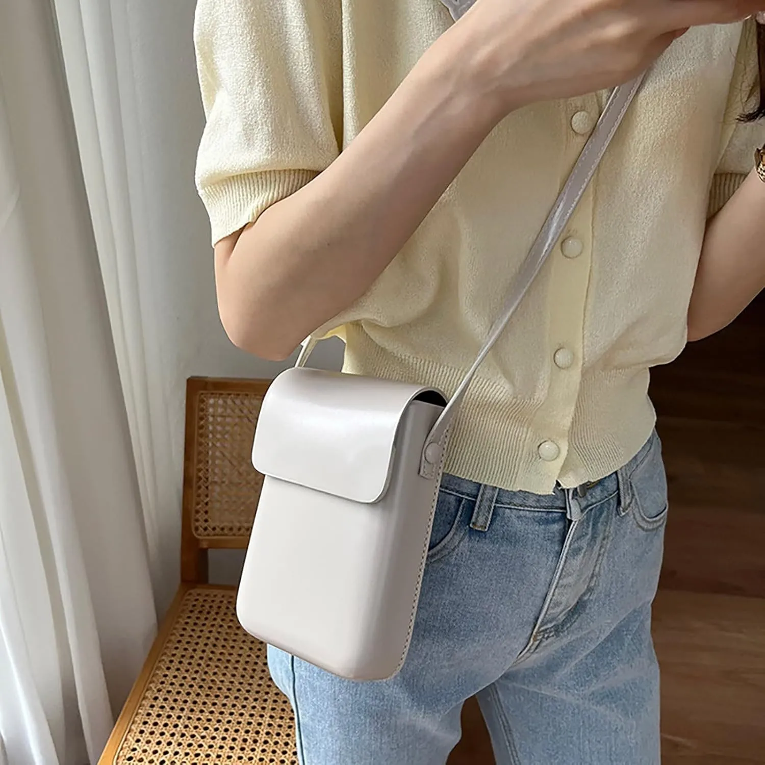 Small Shoulder Bag for Women Faux Vegan Premium Leather Satchel Clutch Retro Fashion Business Casual Crossbody Bags