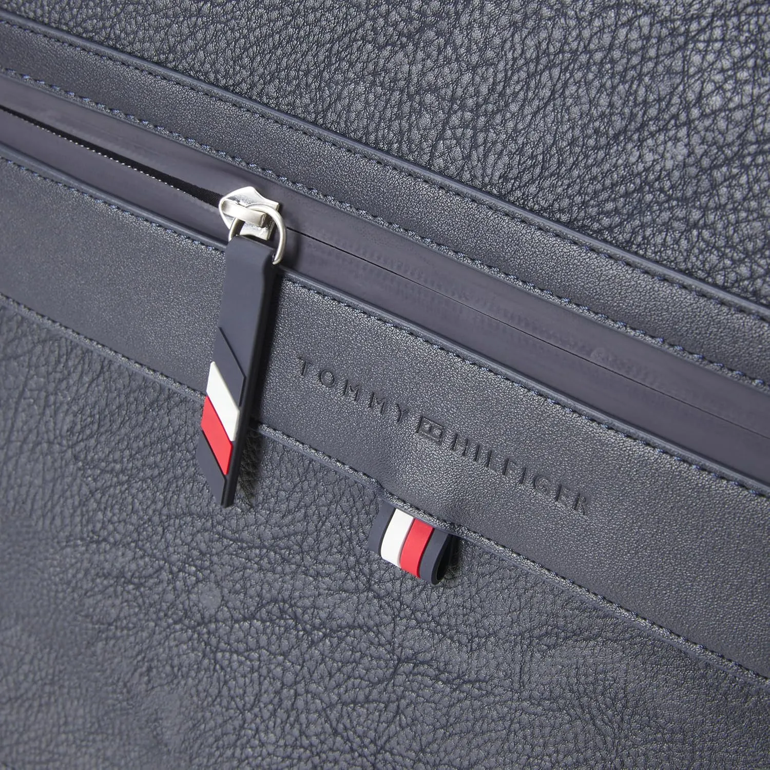 Tommy Hilfiger Men's Leo Messenger Bag