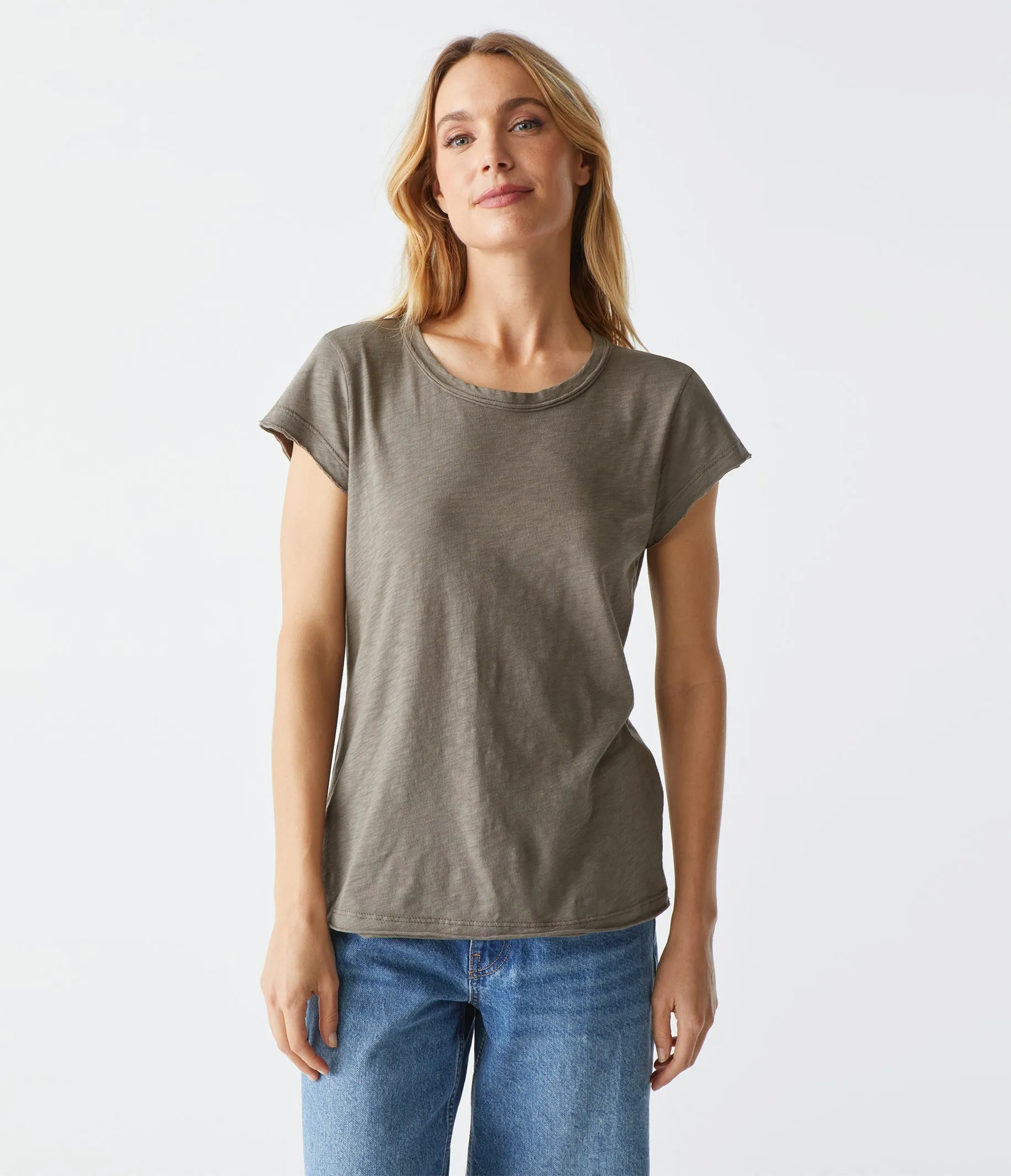 TRUDY SUPIMA TEE IN OLIVE