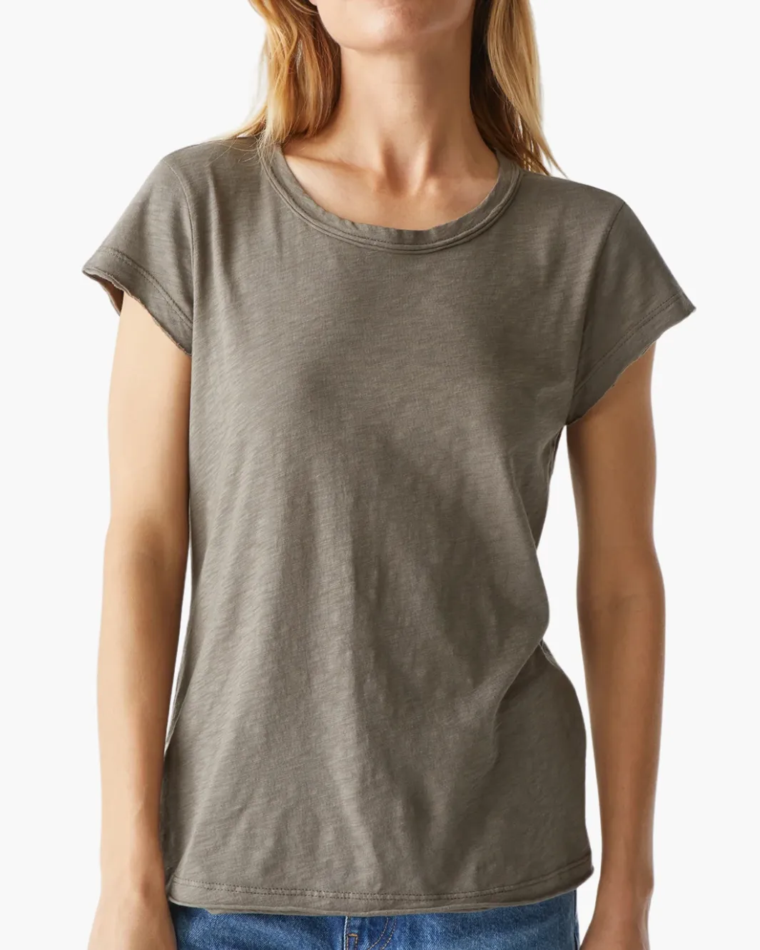 TRUDY SUPIMA TEE IN OLIVE